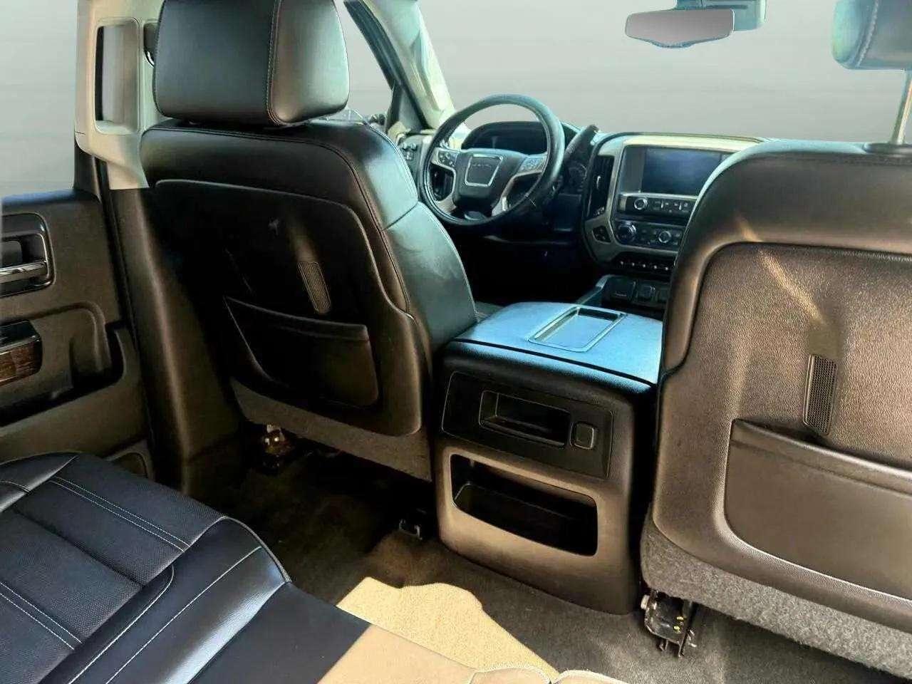 GMC Sierra 2500HD Denali Crew Cab 4WD 2015