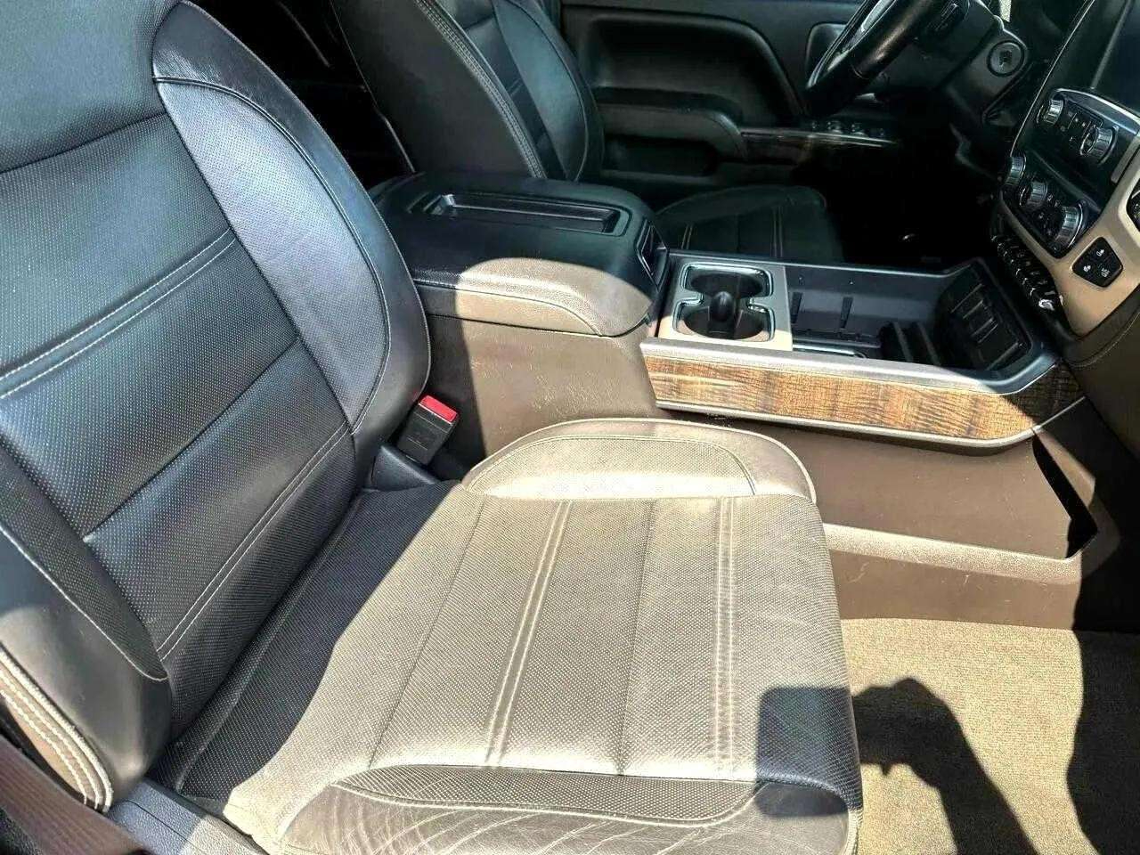 GMC Sierra 2500HD Denali Crew Cab 4WD 2015