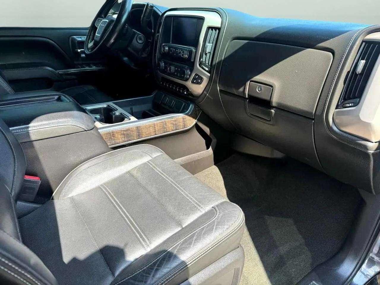 GMC Sierra 2500HD Denali Crew Cab 4WD 2015