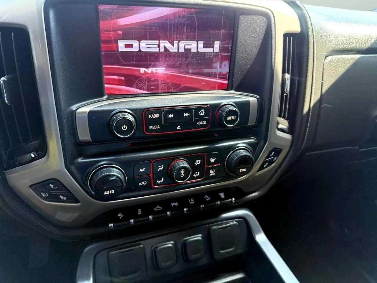 GMC Sierra 2500HD Denali Crew Cab 4WD 2015