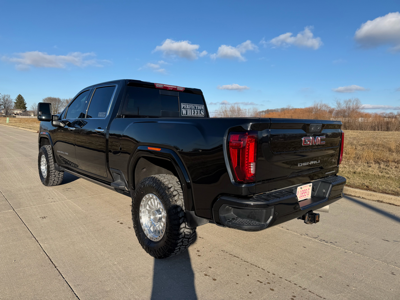 GMC Sierra 2500HD Denali Crew Cab 4WD SB 2023