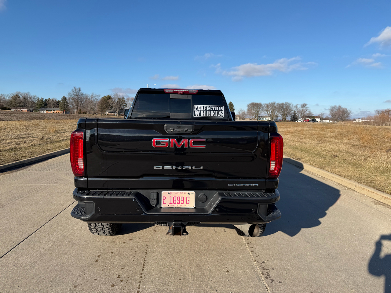GMC Sierra 2500HD Denali Crew Cab 4WD SB 2023
