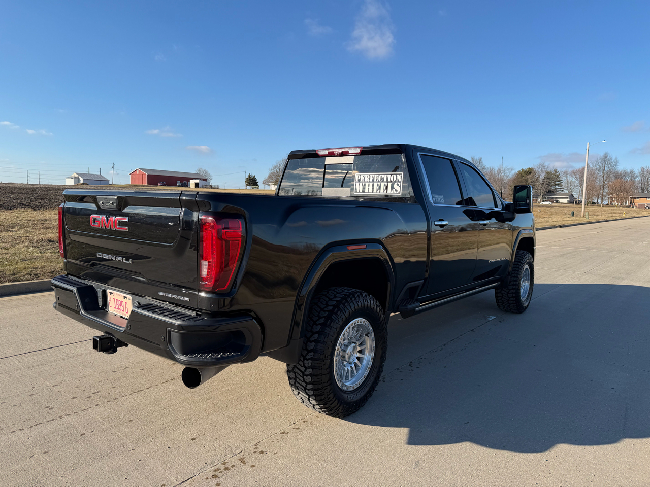 GMC Sierra 2500HD Denali Crew Cab 4WD SB 2023