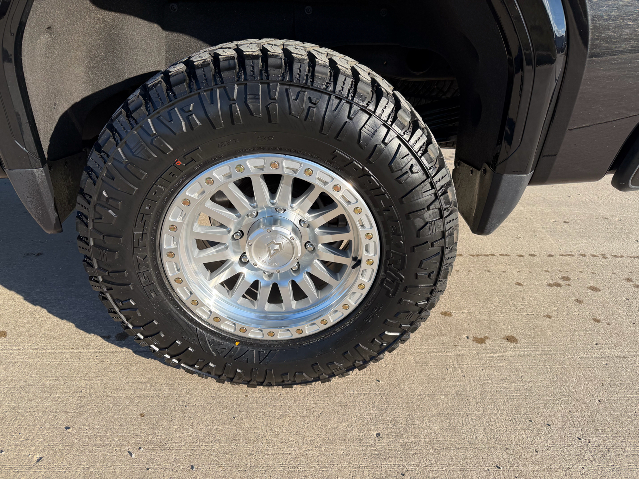 GMC Sierra 2500HD Denali Crew Cab 4WD SB 2023