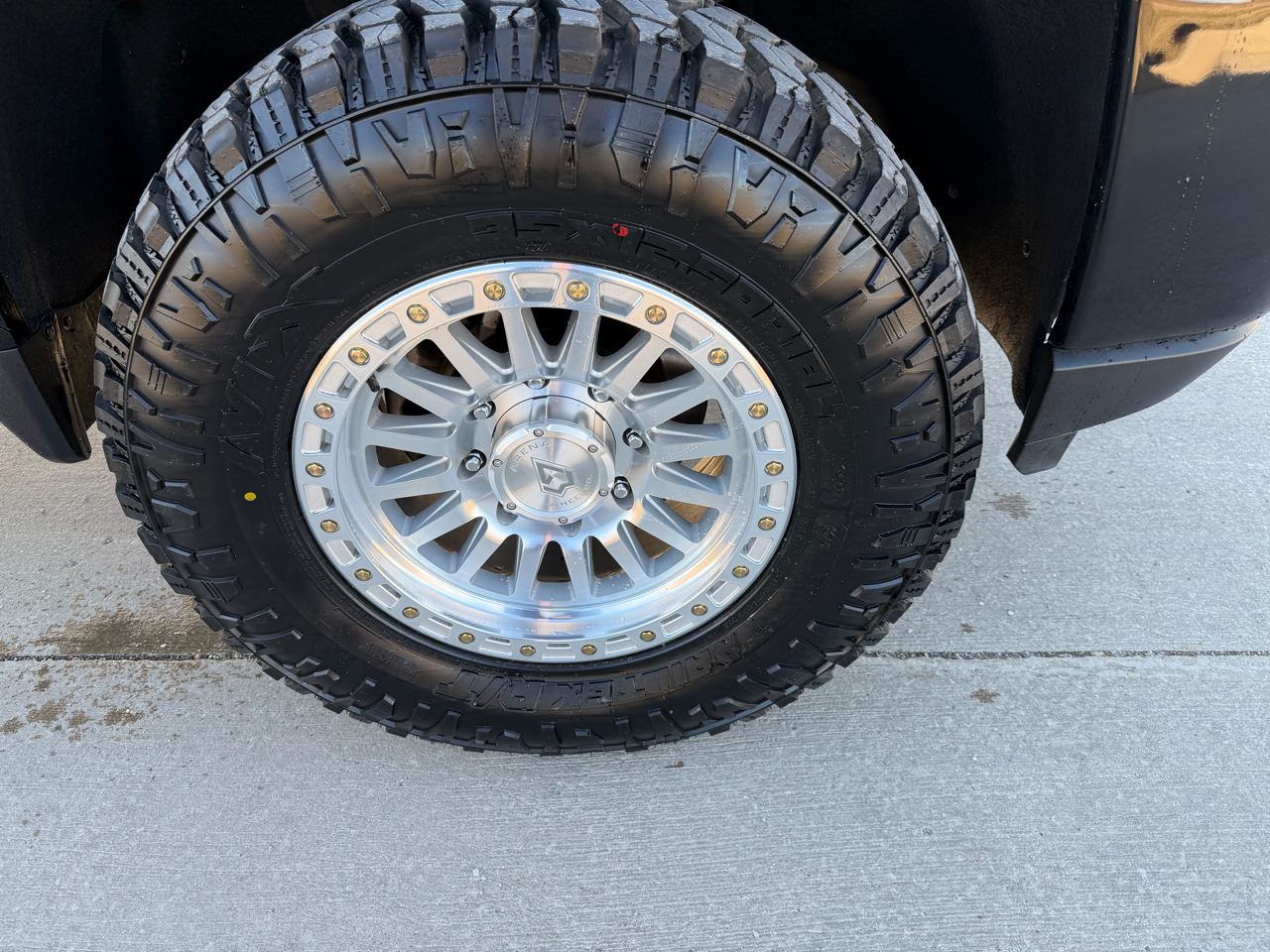 GMC Sierra 2500HD Denali Crew Cab 4WD SB 2023