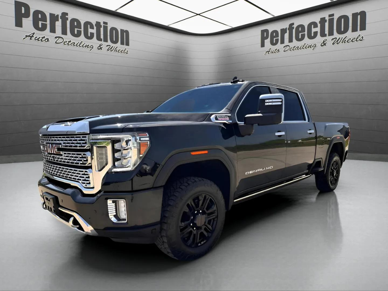 GMC Sierra 2500HD Denali Crew Cab 4WD SB 2023