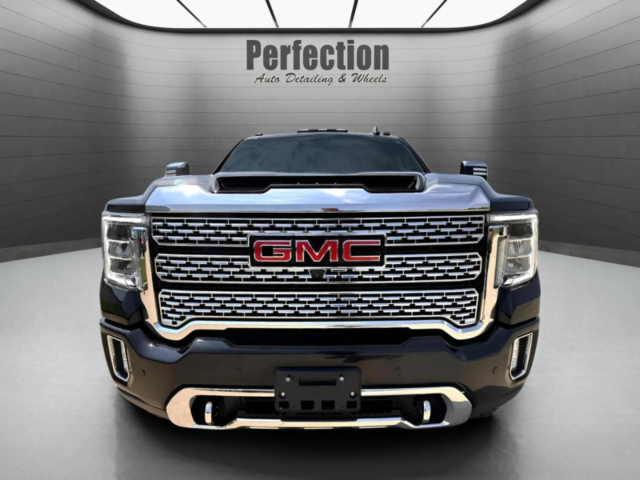 GMC Sierra 2500HD Denali Crew Cab 4WD SB 2023