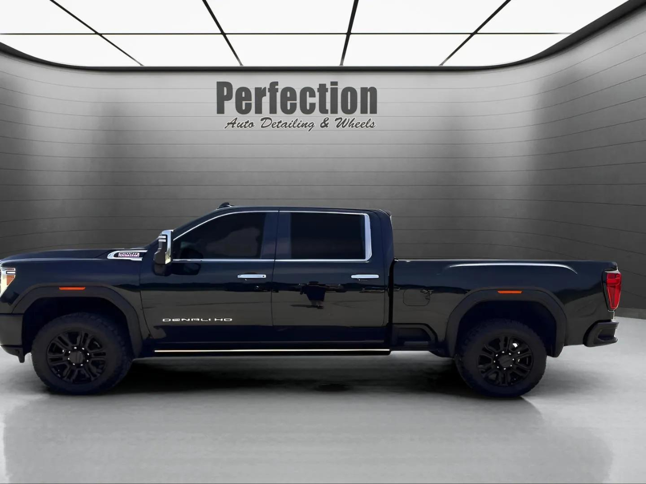 GMC Sierra 2500HD Denali Crew Cab 4WD SB 2023