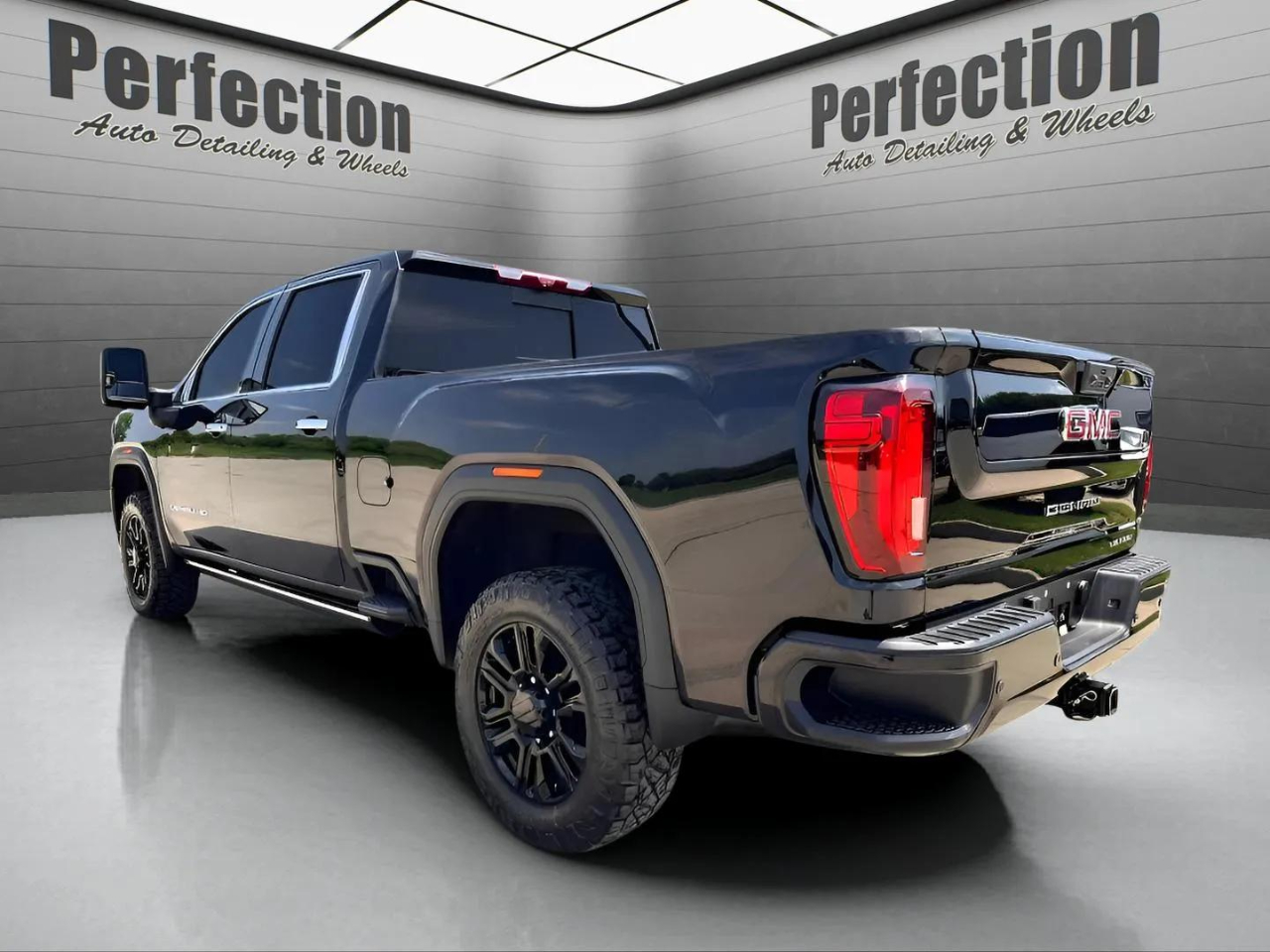 GMC Sierra 2500HD Denali Crew Cab 4WD SB 2023