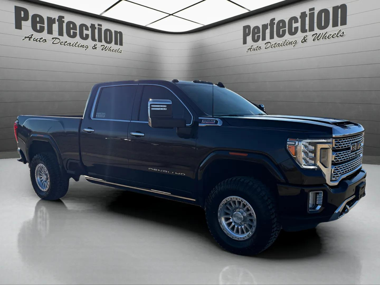 GMC Sierra 2500HD Denali Crew Cab 4WD SB 2023