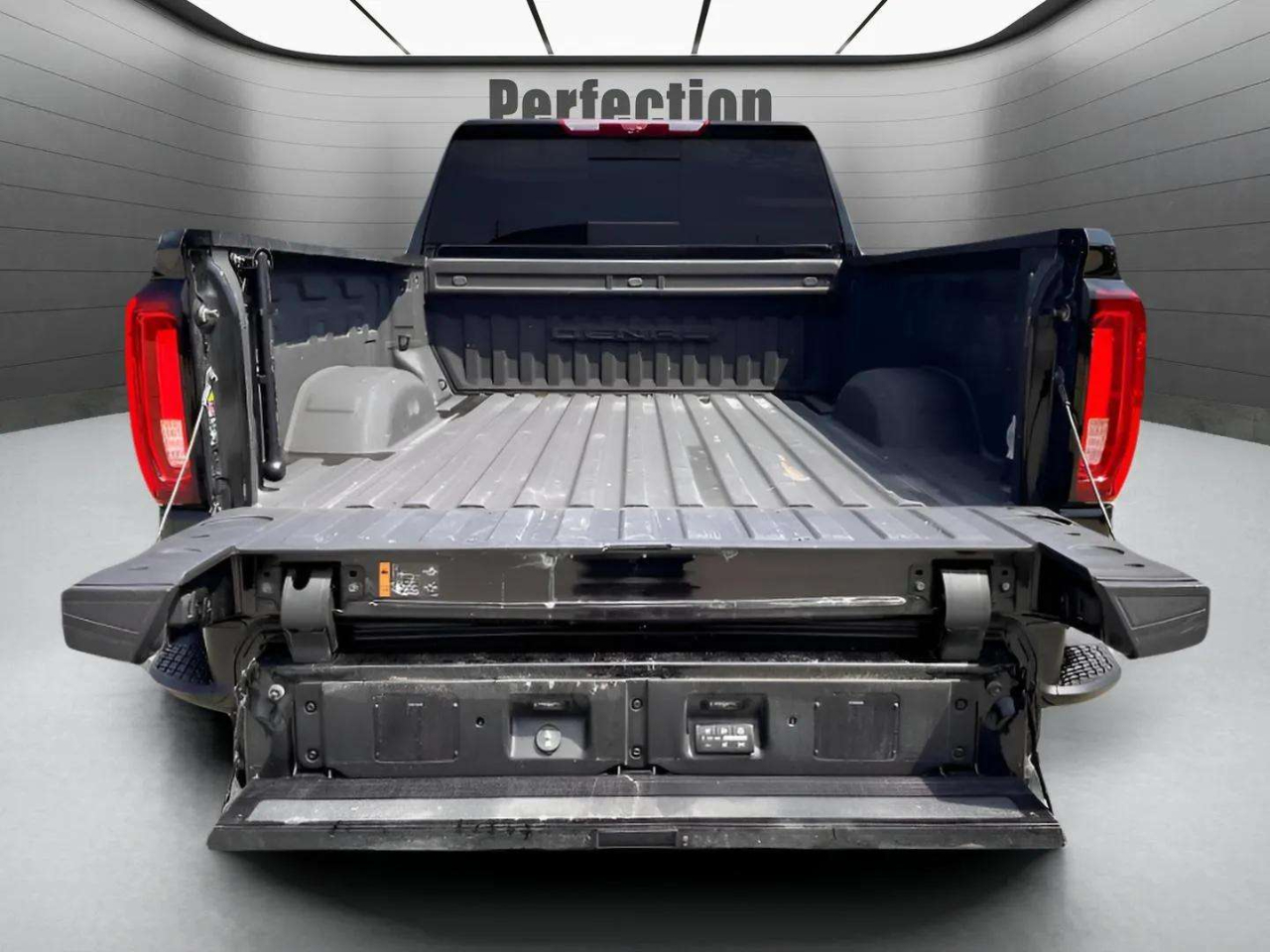 GMC Sierra 2500HD Denali Crew Cab 4WD SB 2023