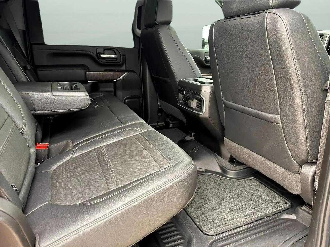 GMC Sierra 2500HD Denali Crew Cab 4WD SB 2023