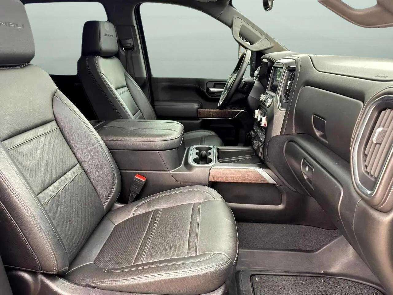 GMC Sierra 2500HD Denali Crew Cab 4WD SB 2023