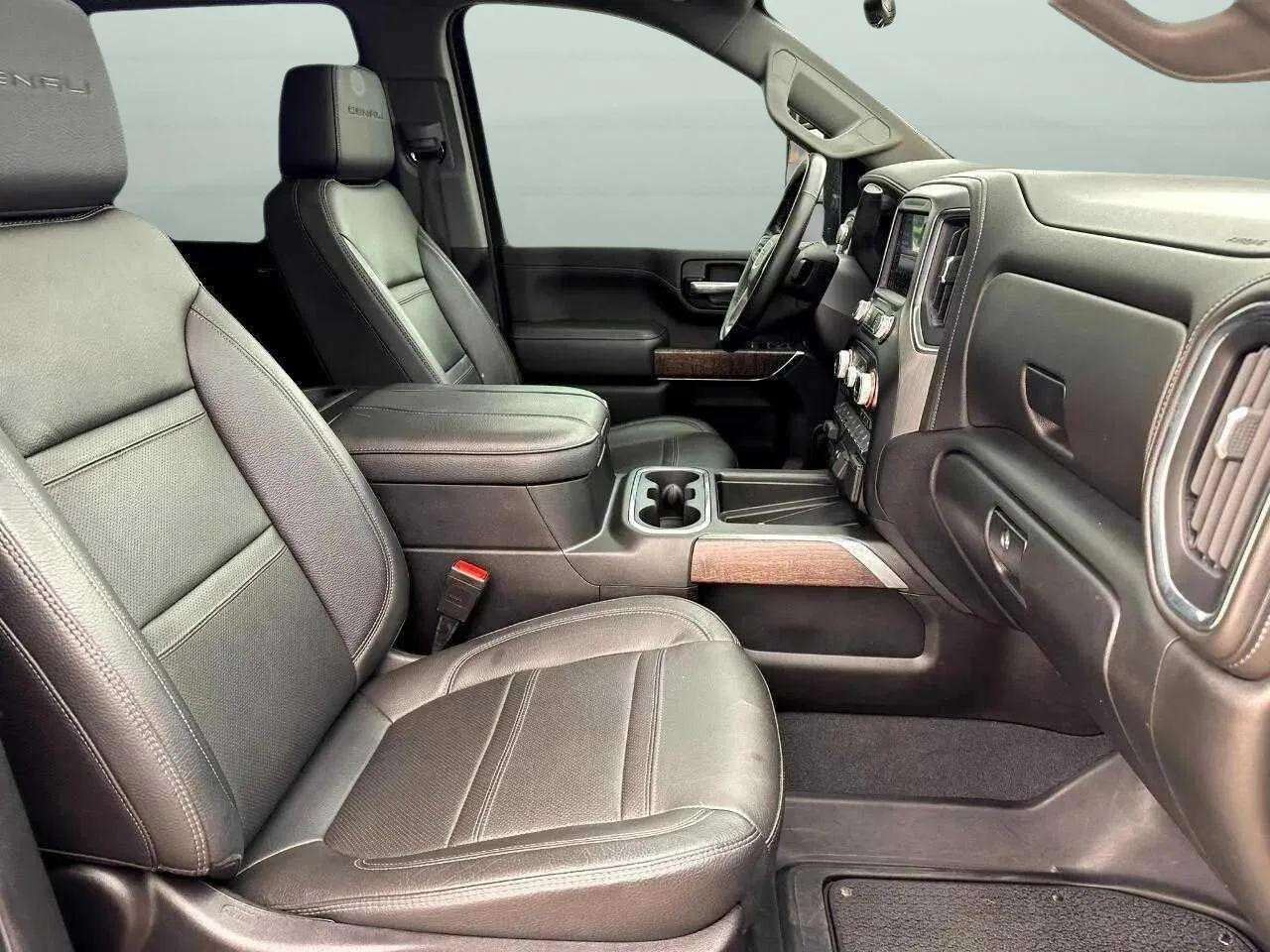 GMC Sierra 2500HD Denali Crew Cab 4WD SB 2023