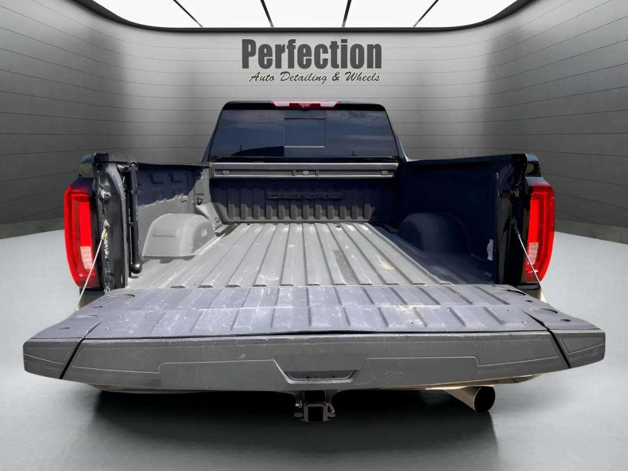 GMC Sierra 2500HD Denali Crew Cab 4WD SB 2023