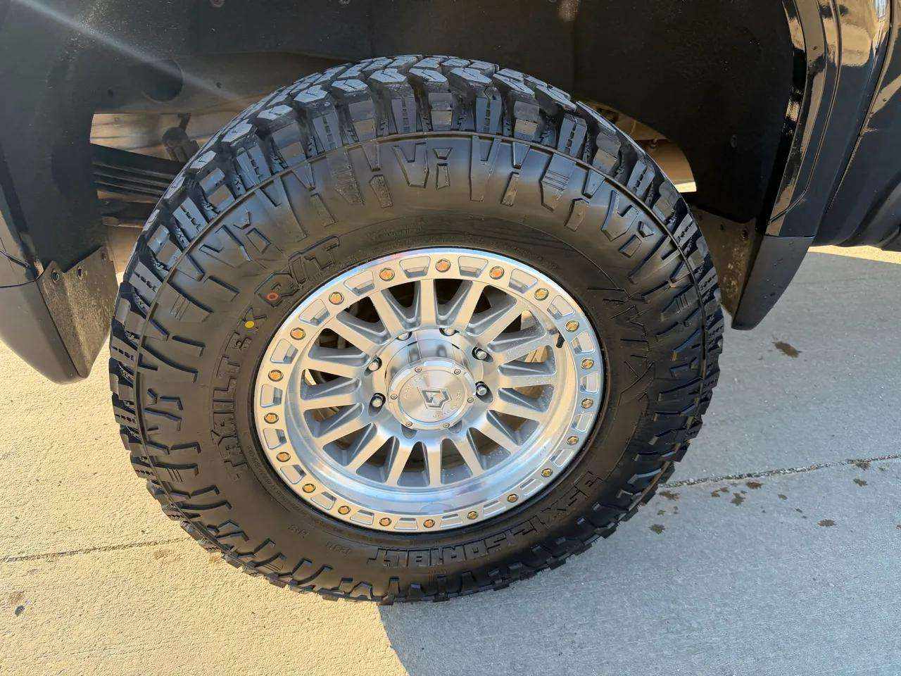 GMC Sierra 2500HD Denali Crew Cab 4WD SB 2023