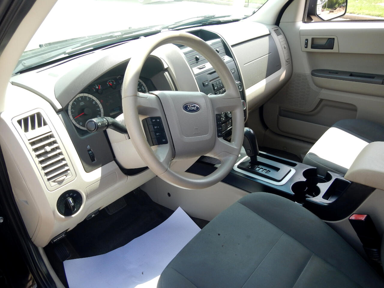 2010 Ford Escape XLS photo 11