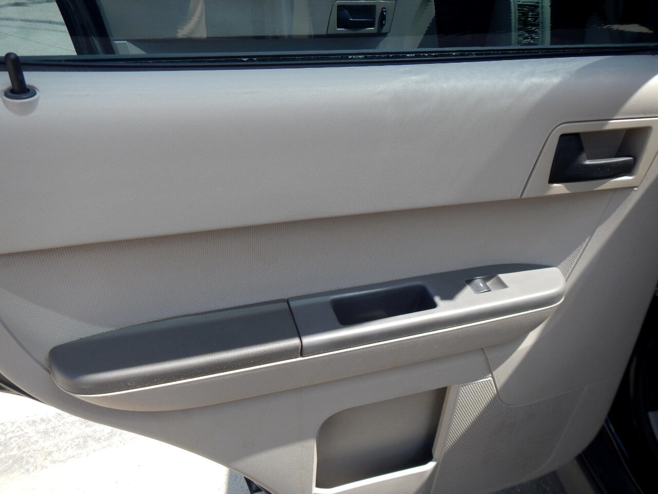 2010 Ford Escape XLS photo 13