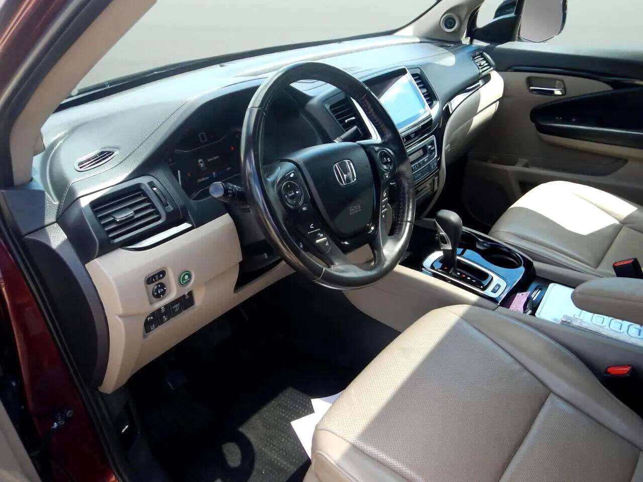 2019 Honda Ridgeline RTL-E photo 11