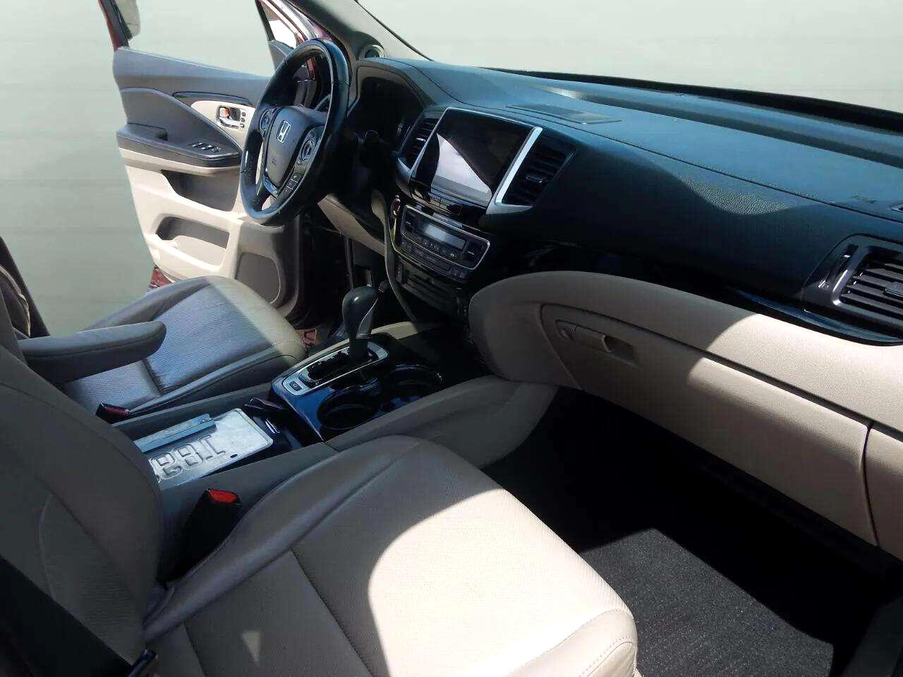 2019 Honda Ridgeline RTL-E photo 22