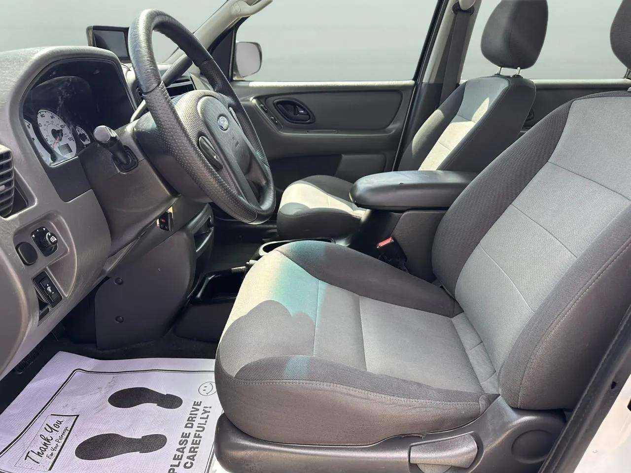 Ford Escape XLS 2WD 2004