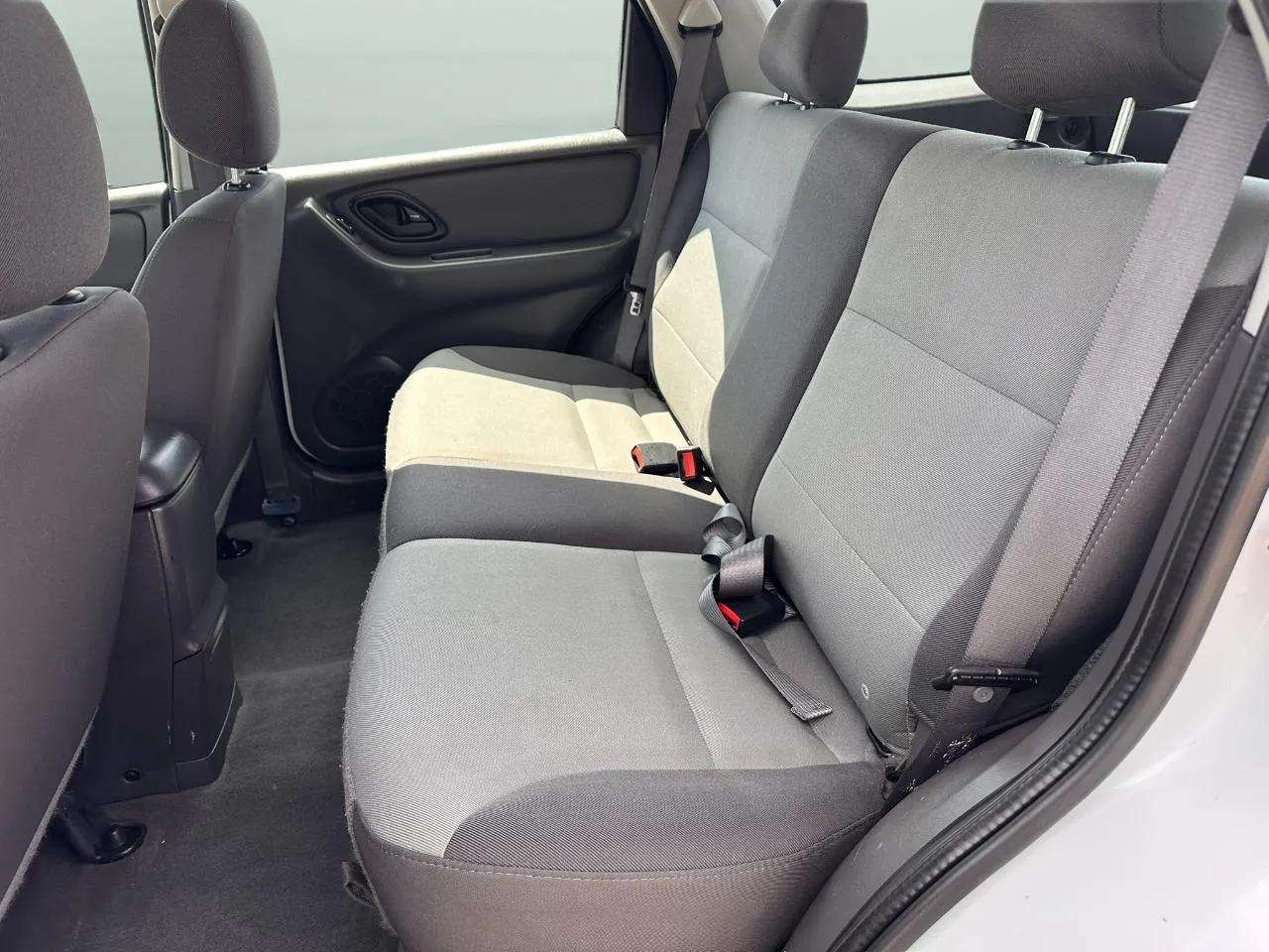 Ford Escape XLS 2WD 2004