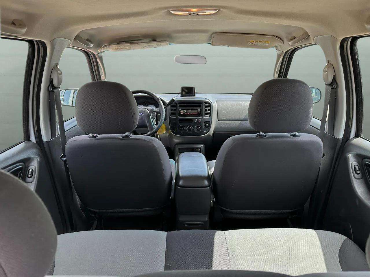 Ford Escape XLS 2WD 2004