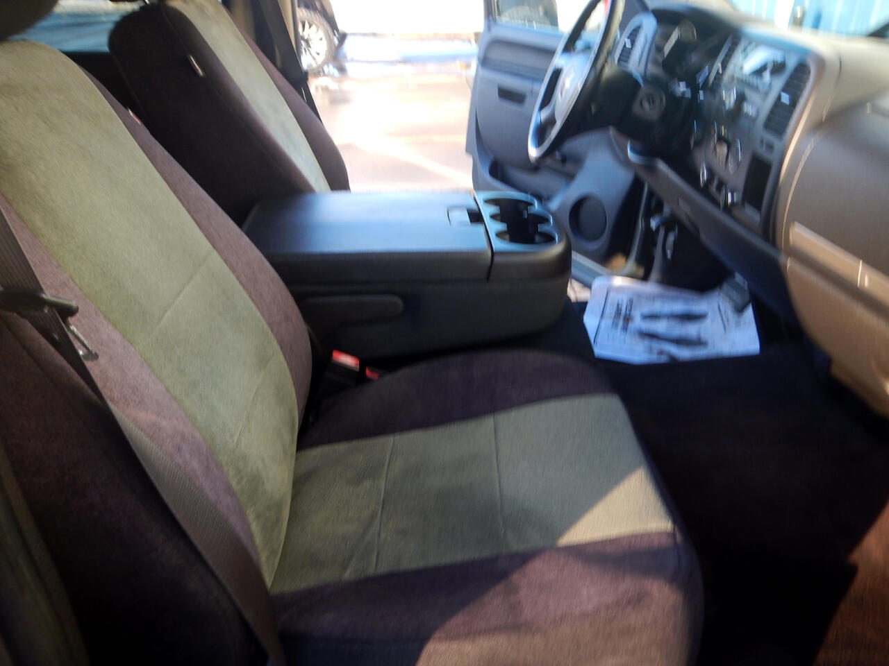 Chevrolet Silverado 1500 LT Crew Cab 4WD 2011