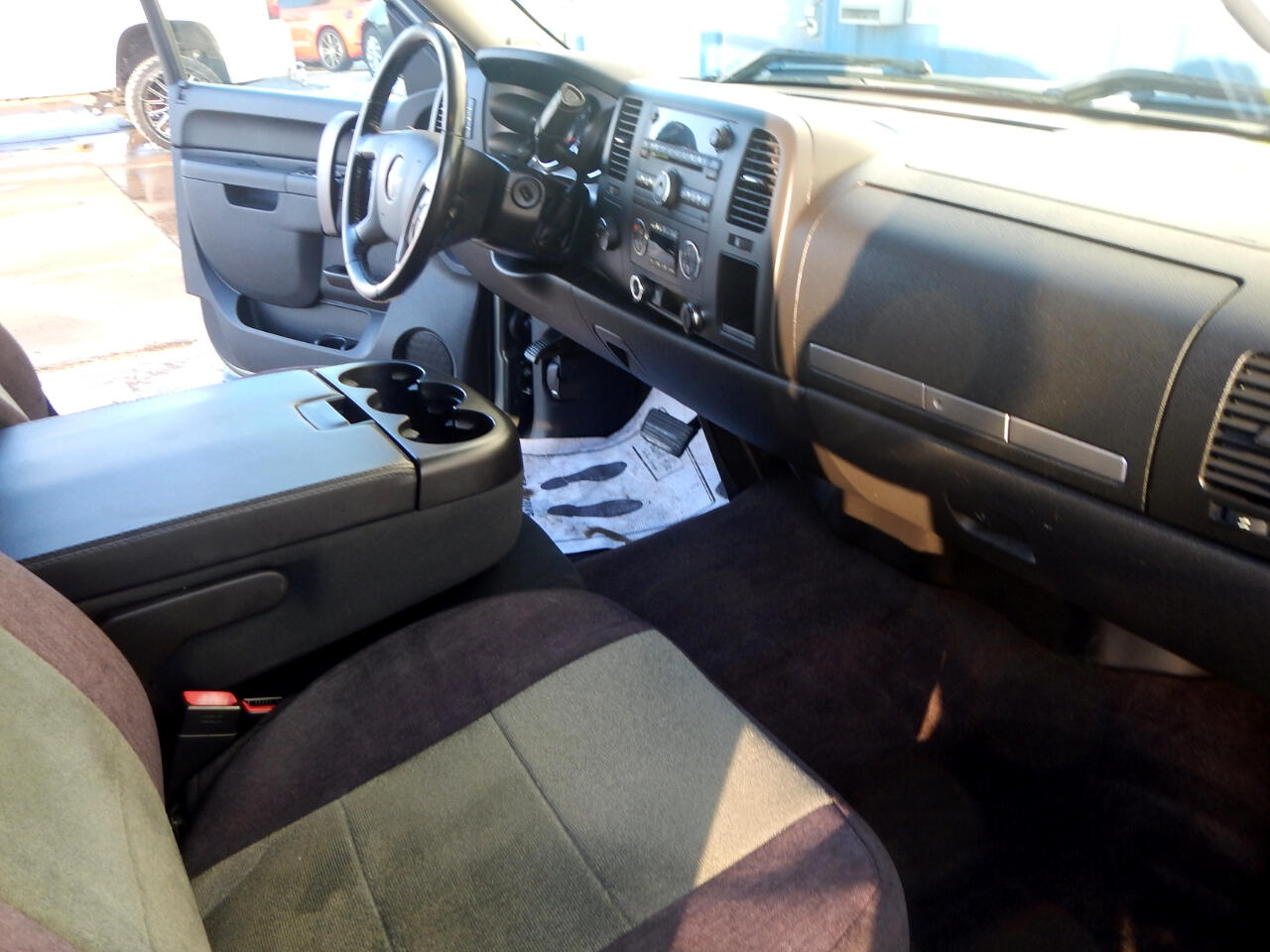 Chevrolet Silverado 1500 LT Crew Cab 4WD 2011