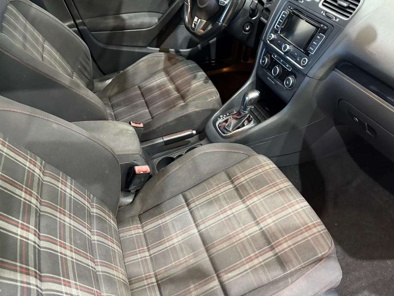 2012 Volkswagen Golf GTI photo 21