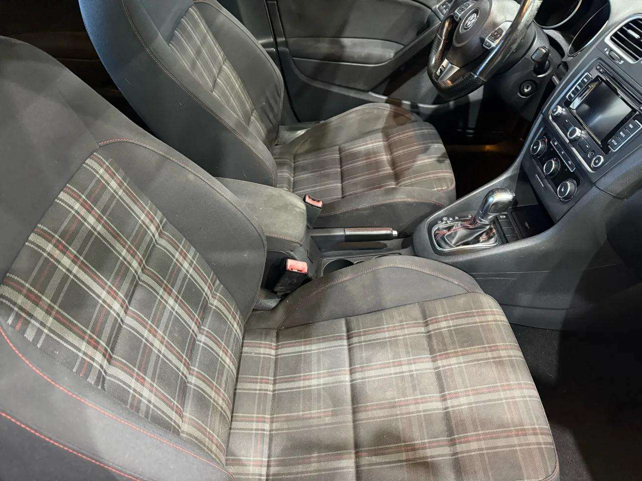 2012 Volkswagen Golf GTI photo 23