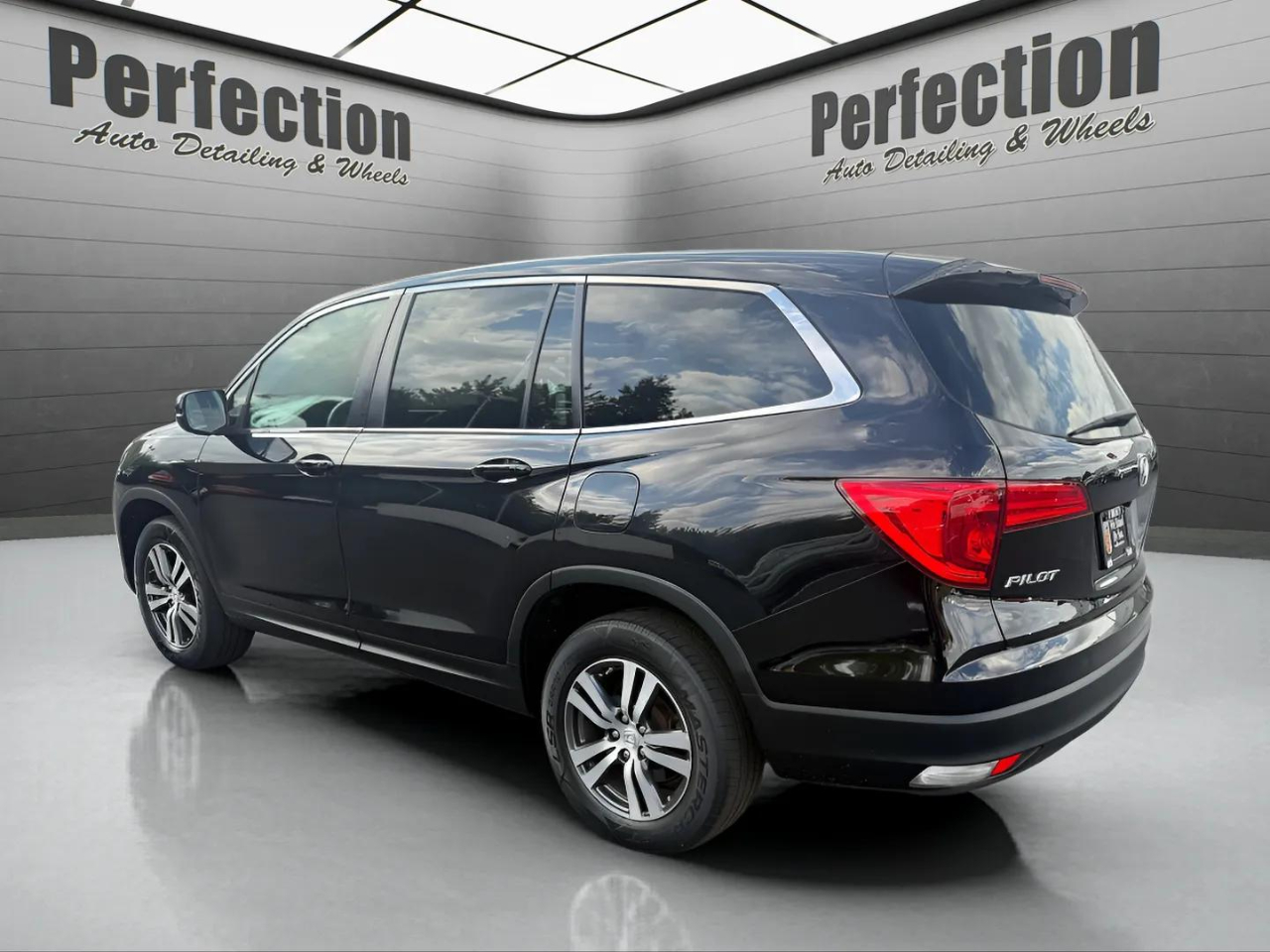 2016 Honda Pilot EX-L photo 3