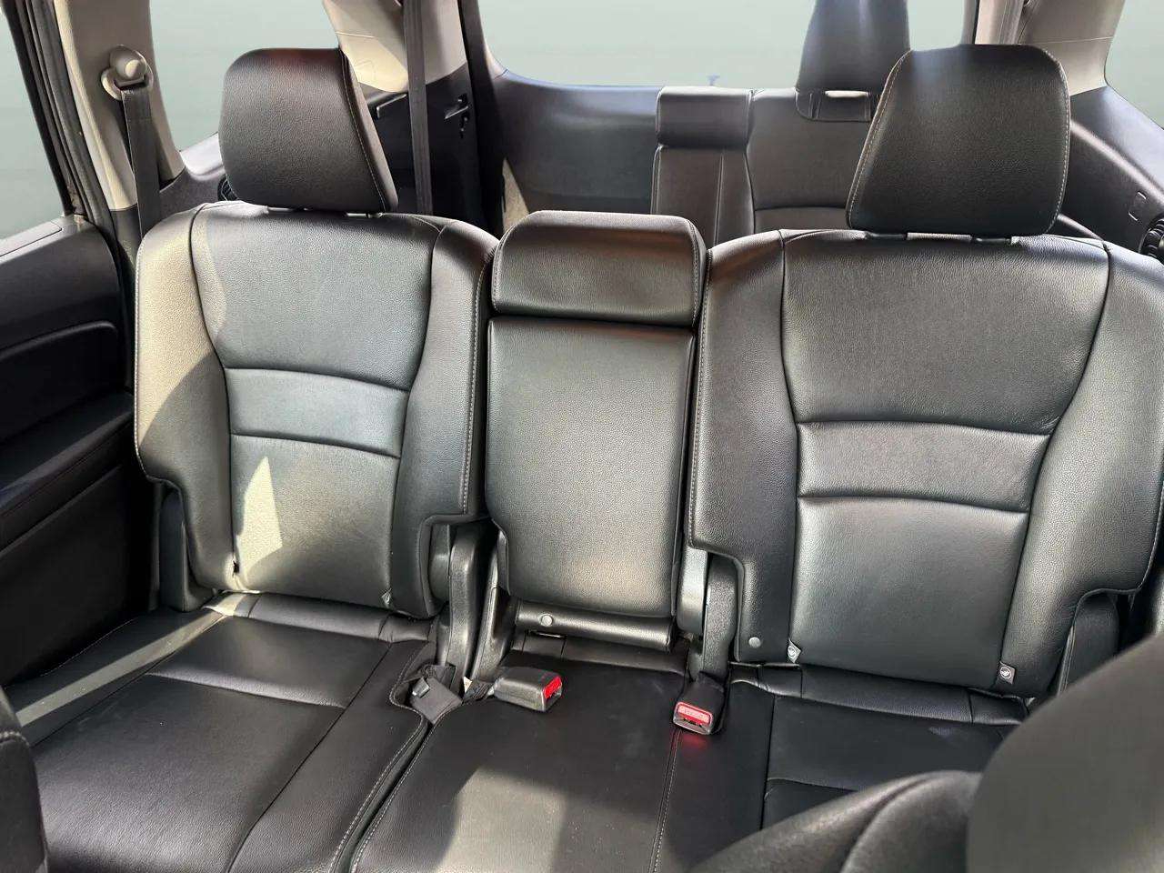 2016 Honda Pilot EX-L photo 12