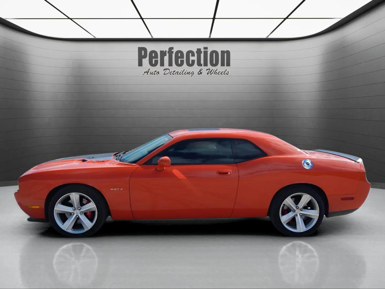 2009 Dodge Challenger SRT8 photo 3