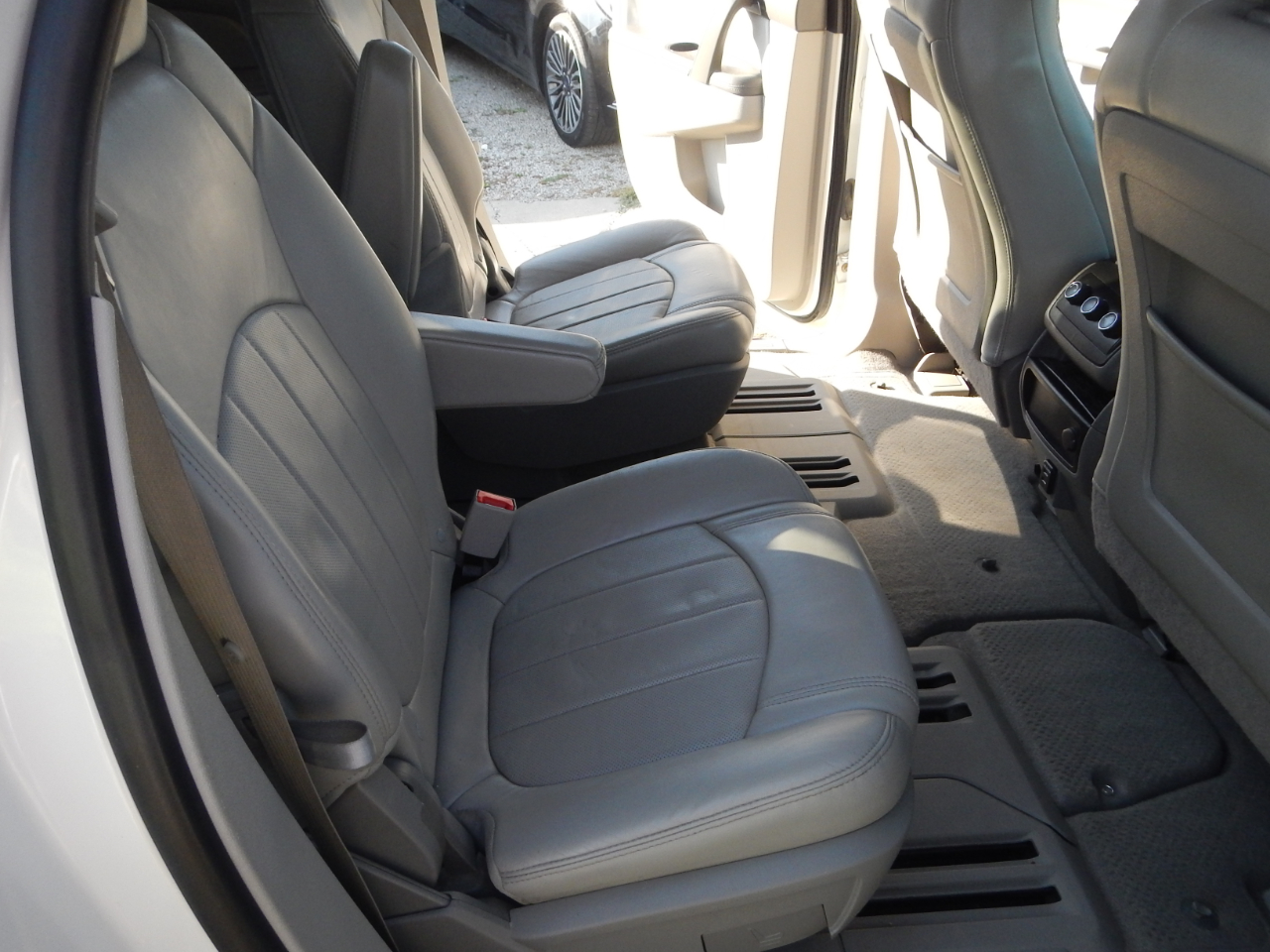 2014 Buick Enclave Leather photo 18
