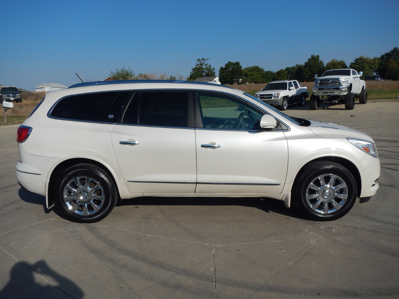 2014 Buick Enclave Leather photo 2