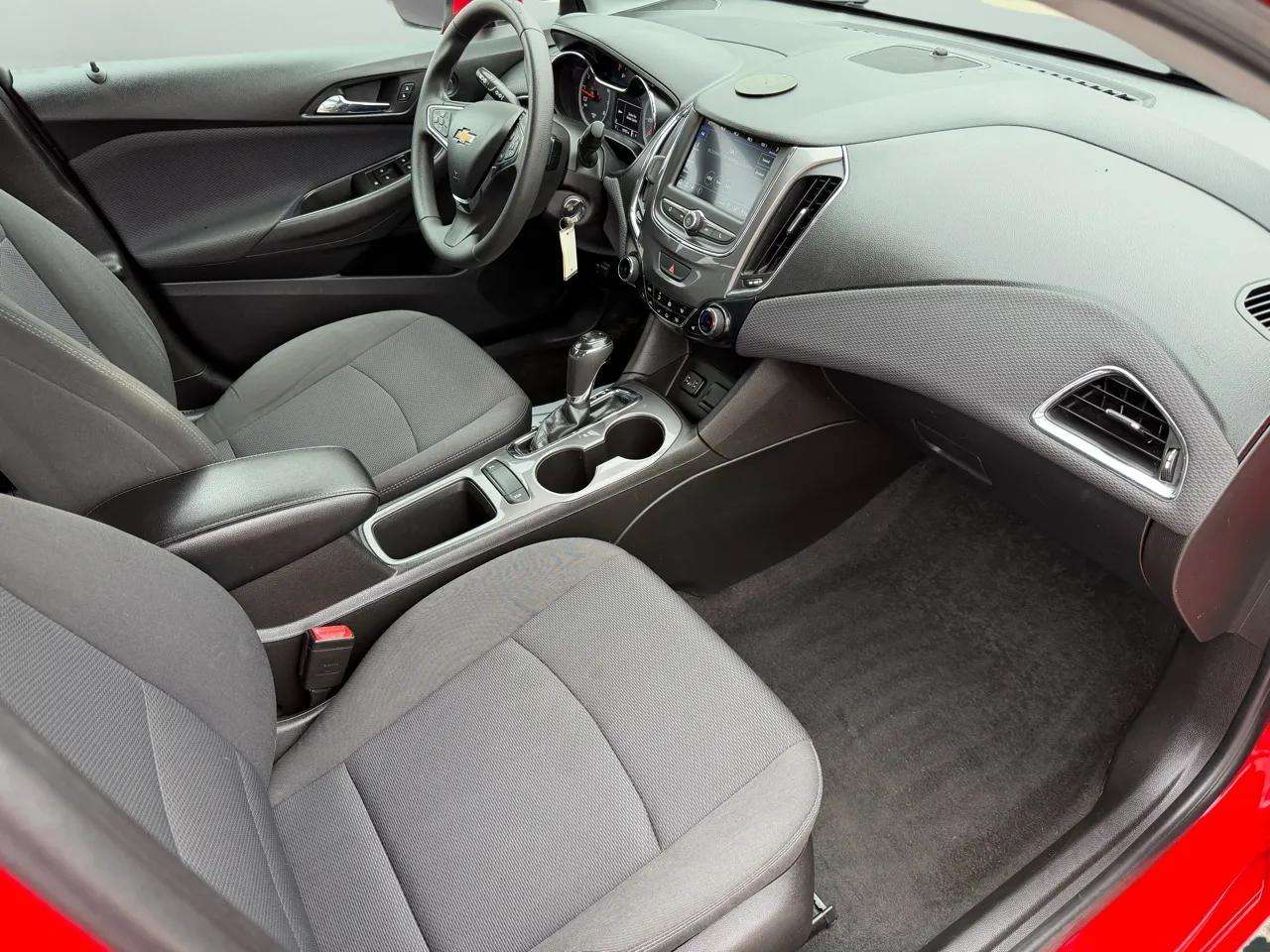 Chevrolet Cruze 4dr Sdn LT 2019 Chevrolet Cruze 4dr Sdn LT 2019