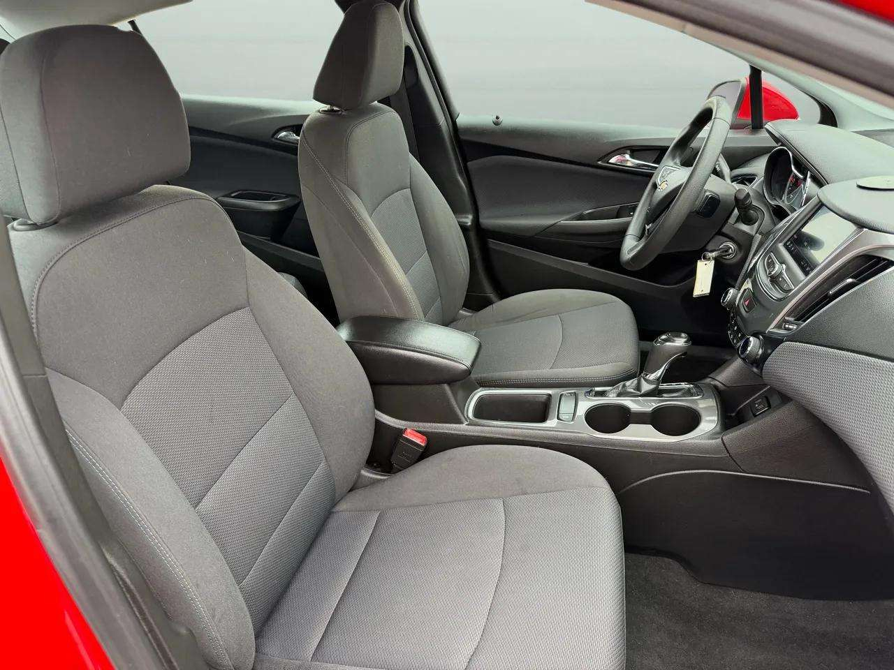 Chevrolet Cruze 4dr Sdn LT 2019 Chevrolet Cruze 4dr Sdn LT 2019