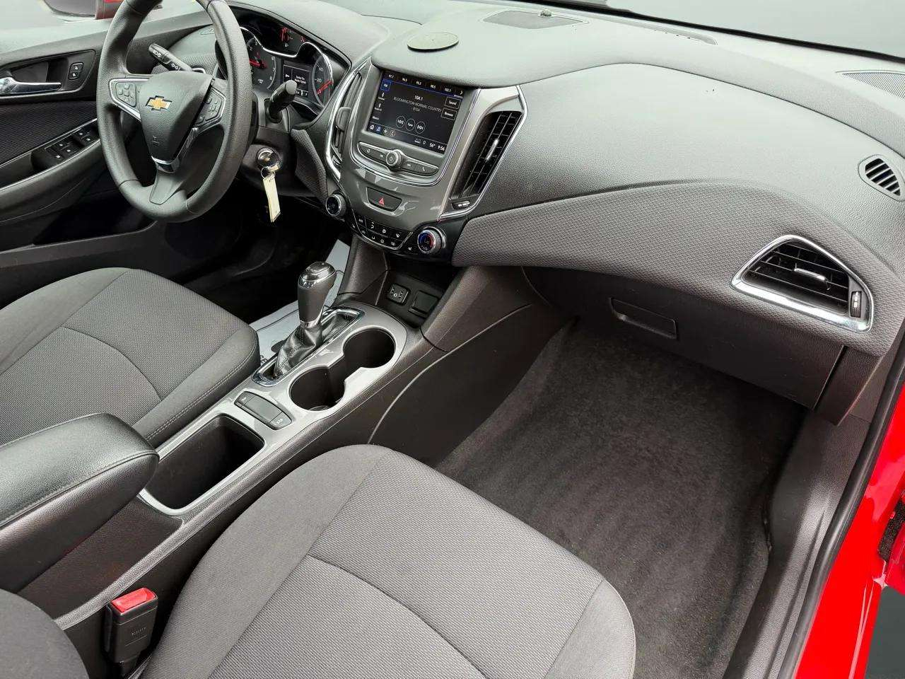 Chevrolet Cruze 4dr Sdn LT 2019 Chevrolet Cruze 4dr Sdn LT 2019