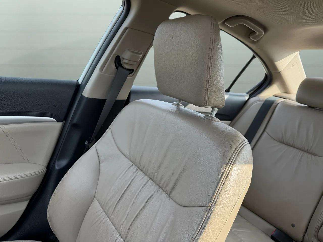 Honda Civic Sedan 4dr CVT EX-L 2015 Honda Civic Sedan 4dr CVT EX-L 2015