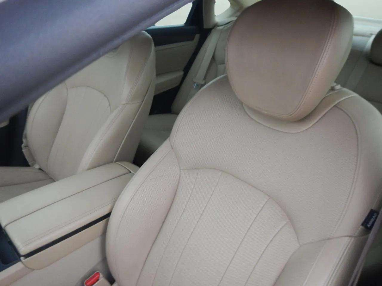 Hyundai Genesis 4dr Sdn V6 3.8L AWD 2016 Hyundai Genesis 4dr Sdn V6 3.8L AWD 2016