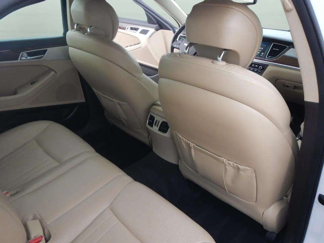 Hyundai Genesis 4dr Sdn V6 3.8L AWD 2016 Hyundai Genesis 4dr Sdn V6 3.8L AWD 2016