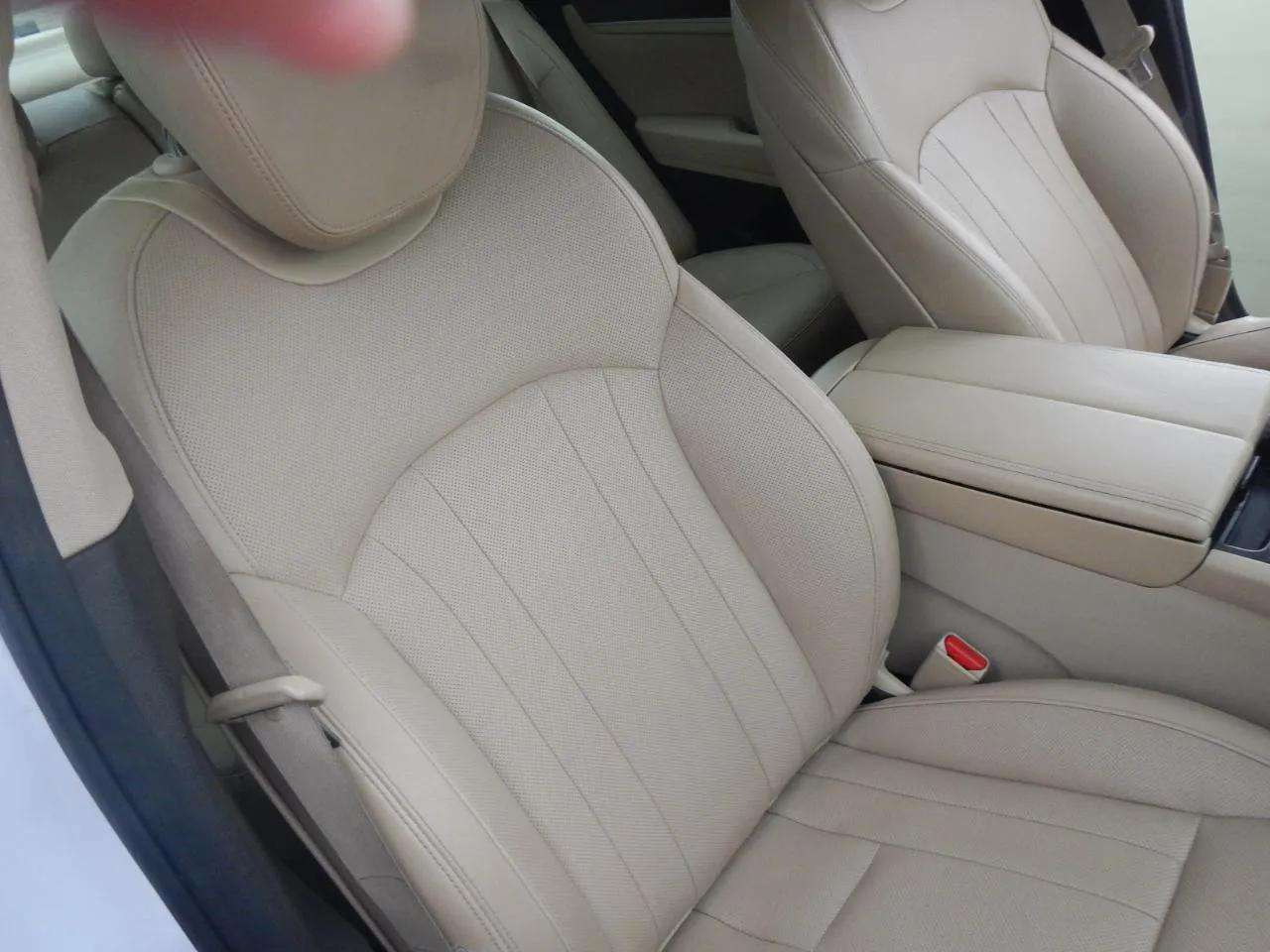 Hyundai Genesis 4dr Sdn V6 3.8L AWD 2016 Hyundai Genesis 4dr Sdn V6 3.8L AWD 2016