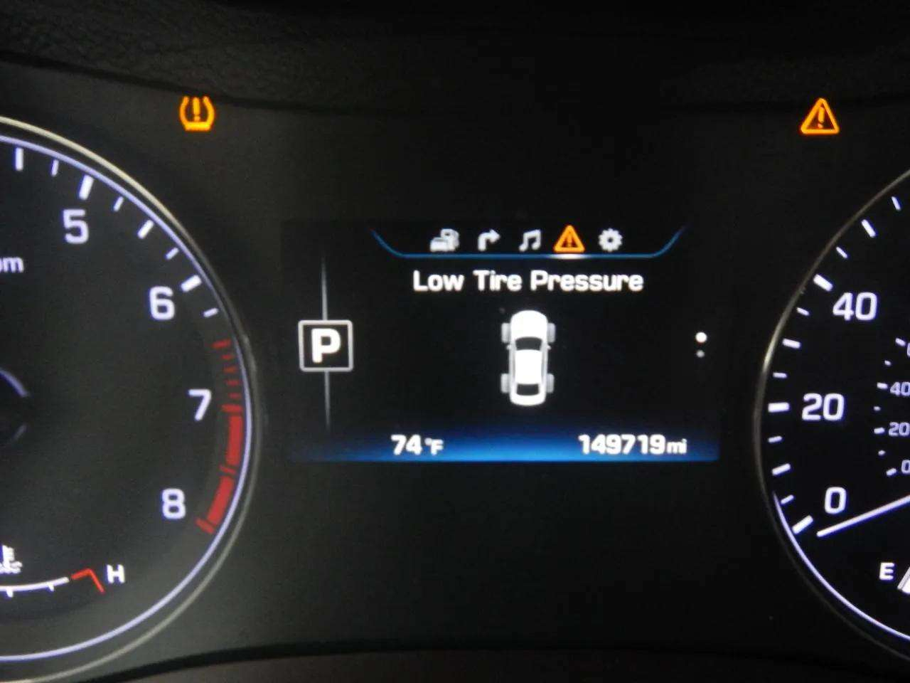 Hyundai Genesis 4dr Sdn V6 3.8L AWD 2016 Hyundai Genesis 4dr Sdn V6 3.8L AWD 2016