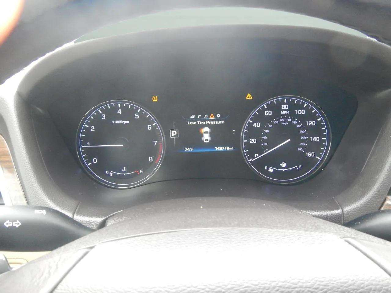 Hyundai Genesis 4dr Sdn V6 3.8L AWD 2016 Hyundai Genesis 4dr Sdn V6 3.8L AWD 2016