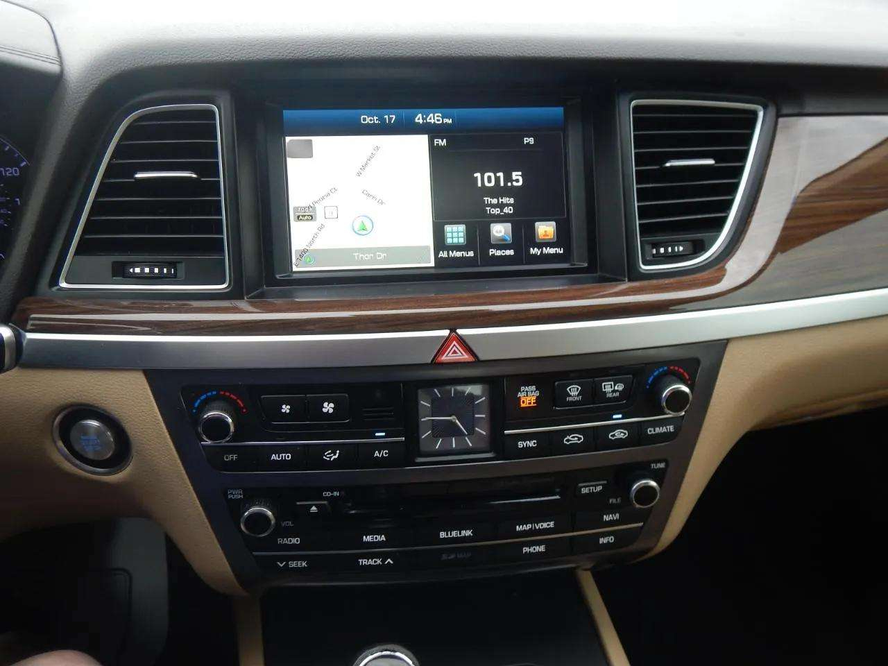 Hyundai Genesis 4dr Sdn V6 3.8L AWD 2016 Hyundai Genesis 4dr Sdn V6 3.8L AWD 2016