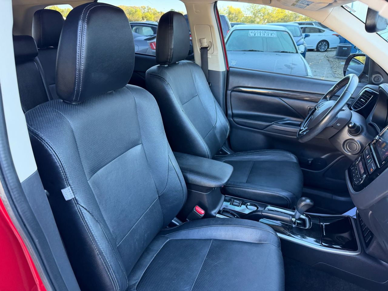 Mitsubishi Outlander SEL FWD 2017 Mitsubishi Outlander SEL FWD 2017