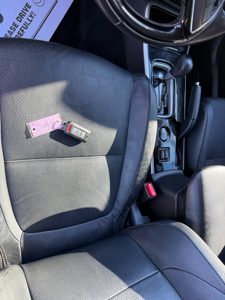 Mitsubishi Outlander SEL FWD 2017 Mitsubishi Outlander SEL FWD 2017