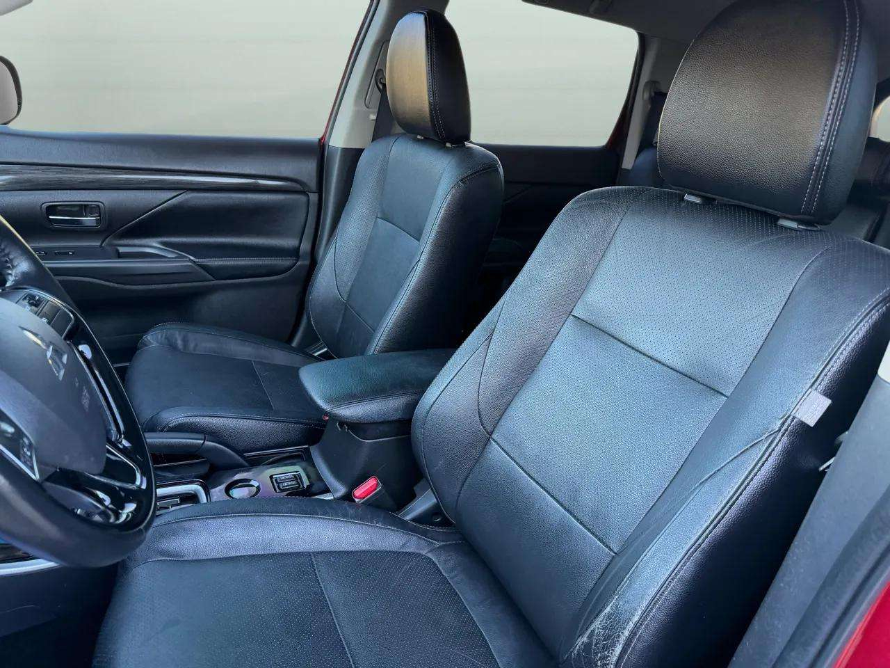 Mitsubishi Outlander SEL FWD 2017 Mitsubishi Outlander SEL FWD 2017