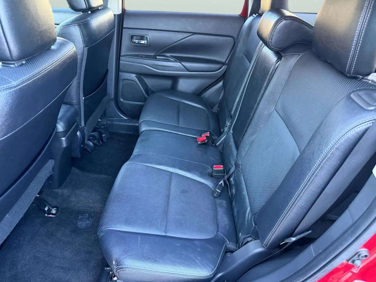 Mitsubishi Outlander SEL FWD 2017 Mitsubishi Outlander SEL FWD 2017